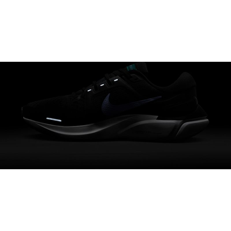 Tenis-nike-para-mujer-Wmns-Nike-Air-Zoom-Vomero-16-para-correr-color-negro.-Reflectores
