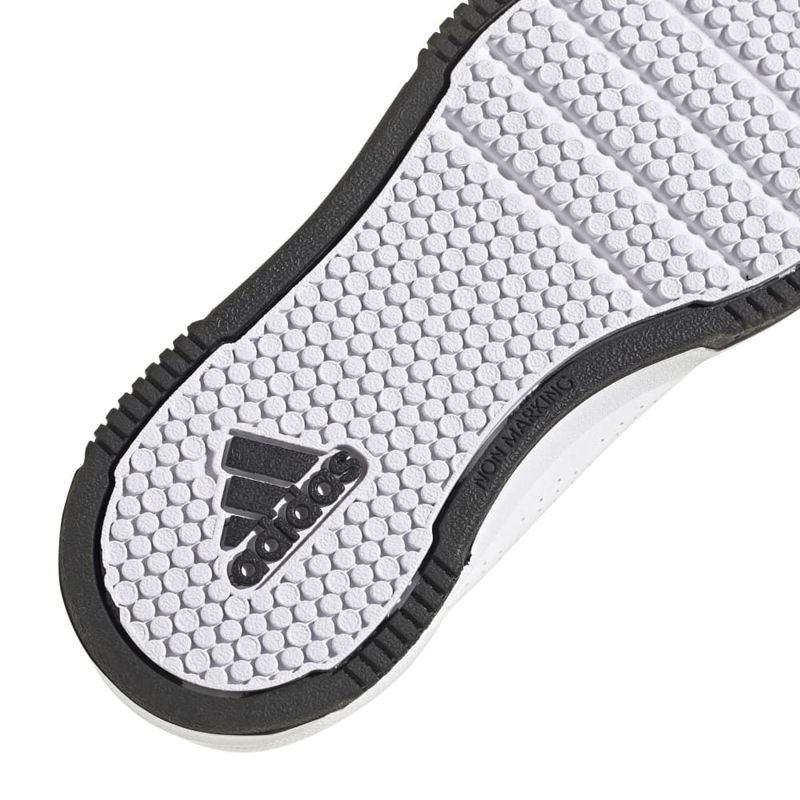 Tenis-adidas-para-niño-Tensaur-Sport-2.0-K-para-moda-color-negro.-Detalle-1