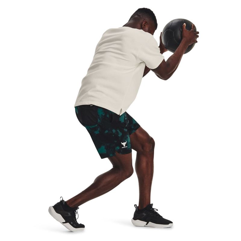 Pantaloneta-under-armour-para-hombre-Pjt-Rock-Printed-Wvn-Short-para-entrenamiento-color-verde.-Modelo-In-Action