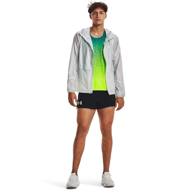 Chaqueta-under-armour-para-hombre-Impasse-Lightweight-Run-Jkt-para-correr-color-gris.-Outfit-Completo