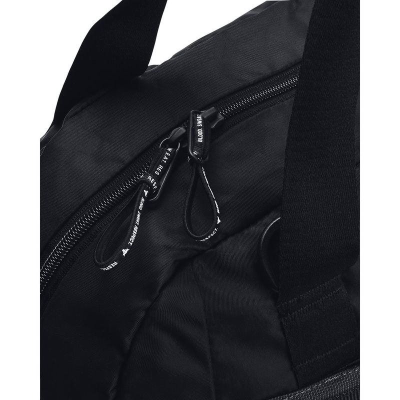 Maletin-under-armour-para-hombre-Ua-Project-Rock-Gym-Bag-Sm-para-entrenamiento-color-negro.-Bolsillo-Inferior