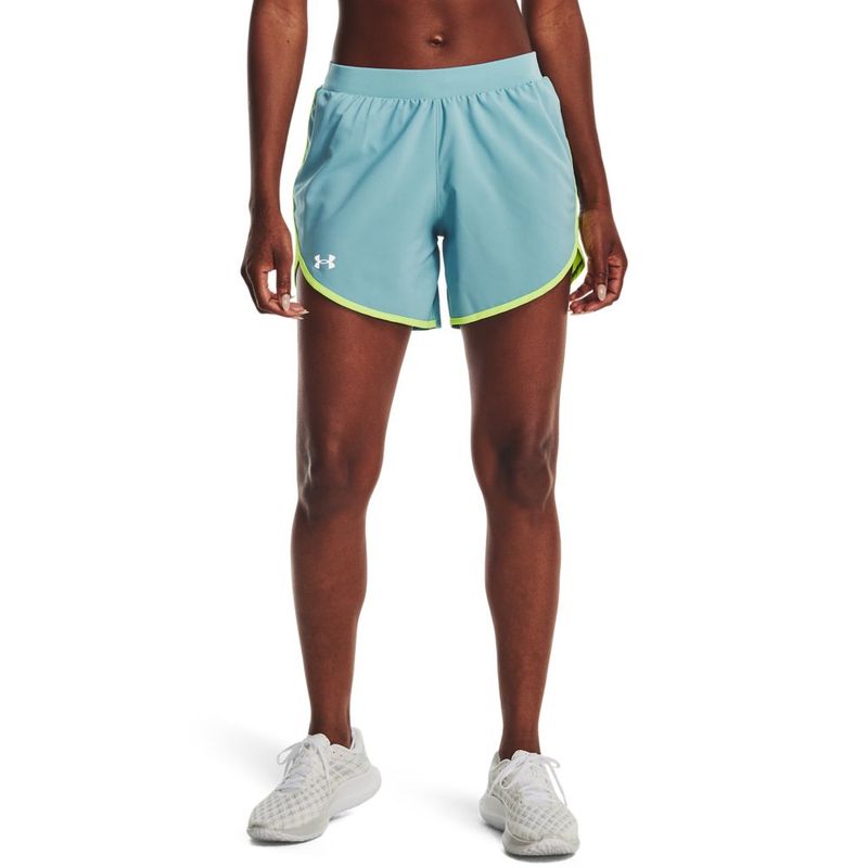 Pantaloneta-under-armour-para-mujer-Ua-Fly-By-Elite-5---Short-para-correr-color-azul.-Frente-Sobre-Modelo