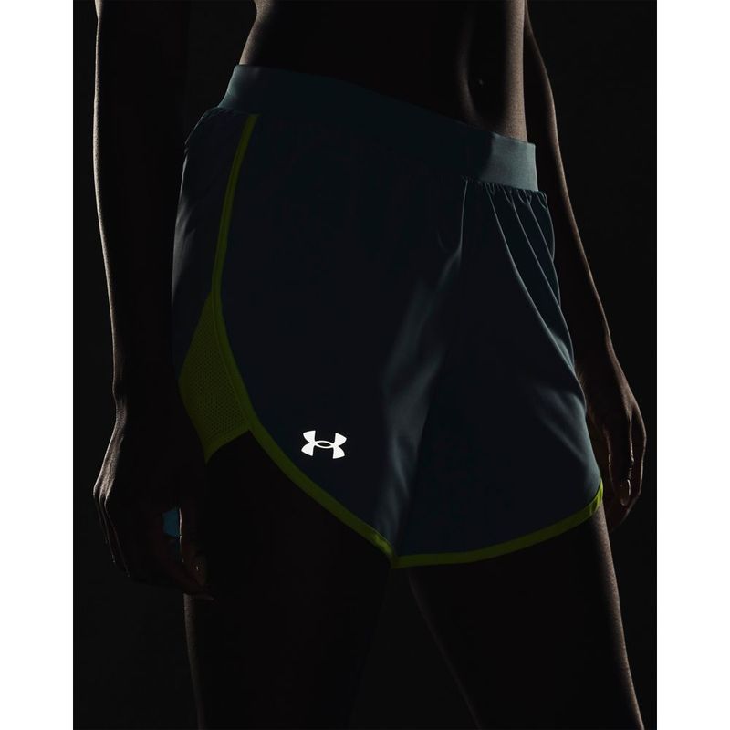 Pantaloneta-under-armour-para-mujer-Ua-Fly-By-Elite-5---Short-para-correr-color-azul.-Reflectores