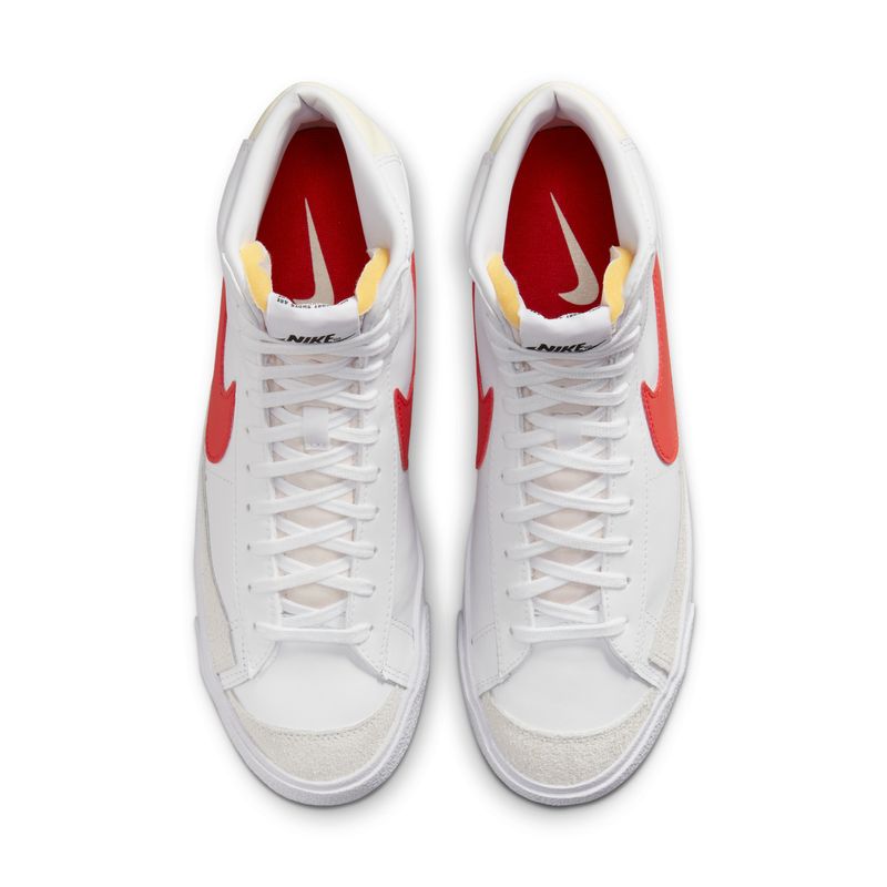 Tenis-nike-para-hombre-Blazer-Mid--77-para-moda-color-blanco.-Capellada