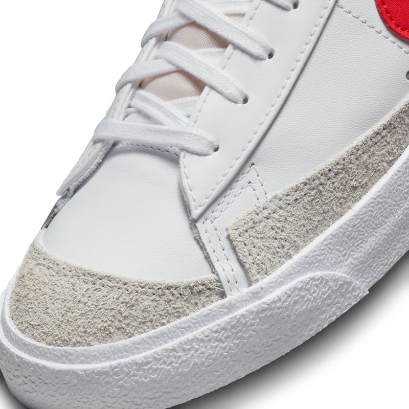 Tenis-nike-para-hombre-Blazer-Mid--77-para-moda-color-blanco.-Detalle-1