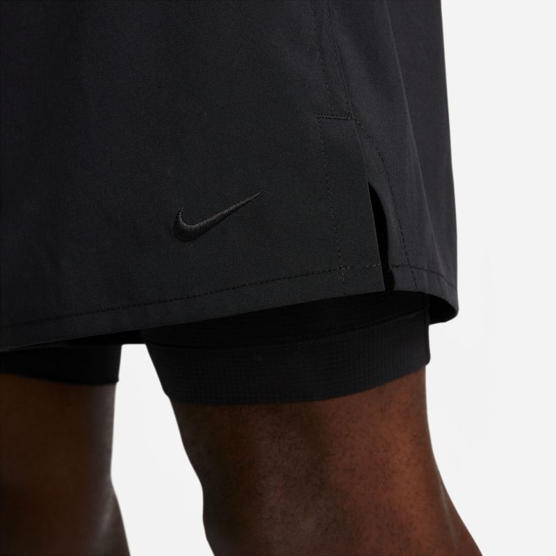 Pantaloneta-nike-para-hombre-M-Nk-Df-Unlimited-Wvn-7In-2In1-para-entrenamiento-color-negro.-Detalle-Sobre-Modelo-1