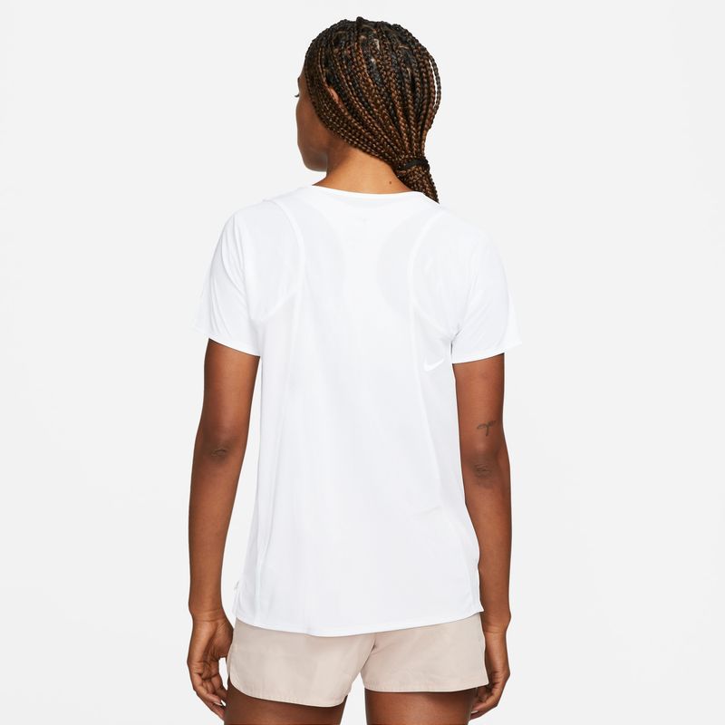 Camiseta-Manga-Corta-nike-para-mujer-W-Nk-Df-Race-Top-Ss-para-correr-color-blanco.-Reverso-Sobre-Modelo