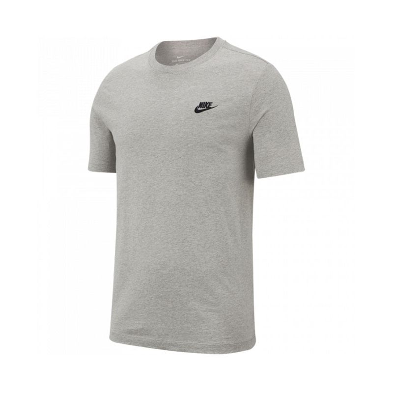 Camiseta-Manga-Corta-nike-para-hombre-M-Nsw-Club-Tee-para-moda-color-gris.-Frente-Sobre-Modelo