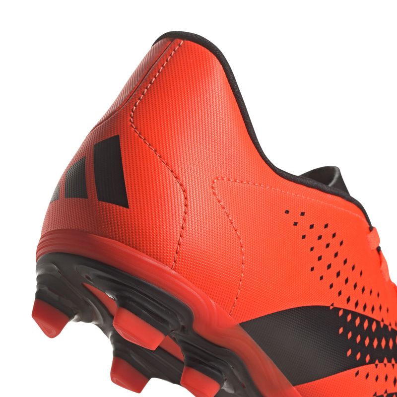 Guayos-adidas-para-hombre-Predator-Accuracy.4-Fxg-para-futbol-color-naranja.-Detalle-2