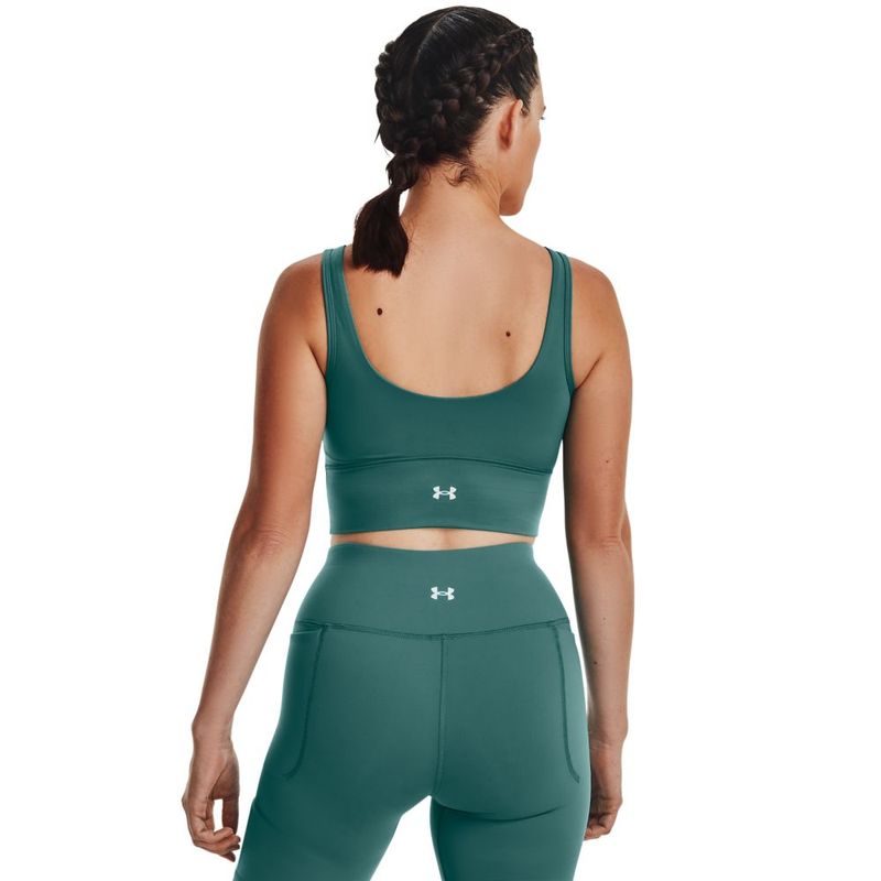 Camiseta-Manga-Sisa-under-armour-para-mujer-Meridian-Fitted-Crop-Tank-para-entrenamiento-color-amarillo.-Reverso-Sobre-Modelo