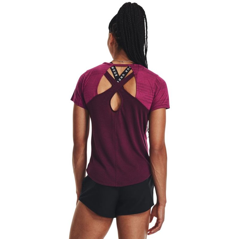 Camiseta-Manga-Corta-under-armour-para-mujer-Streaker-Deco-Diamond-Ss-para-correr-color-rojo.-Reverso-Sobre-Modelo