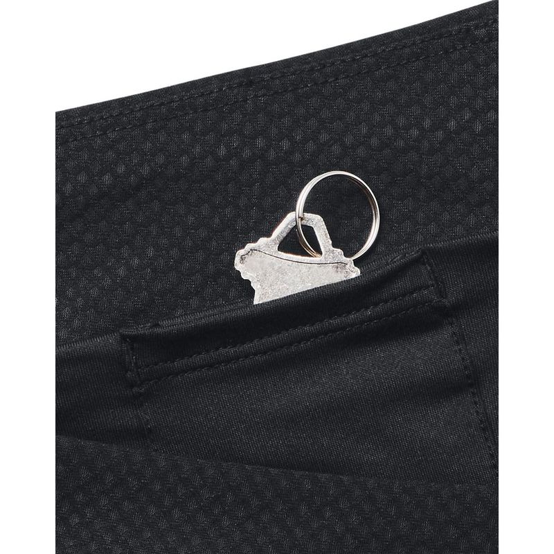 Pantaloneta-under-armour-para-hombre-Ua-Lighter-Than-Air-Short-para-correr-color-negro.-Hoodie