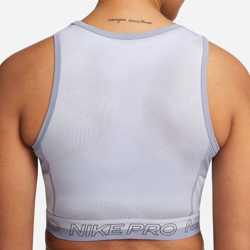 Camiseta-Manga-Sisa-nike-para-mujer-W-Np-Df-Crop-Tank-Femme-para-entrenamiento-color-morado.-Outfit-Completo