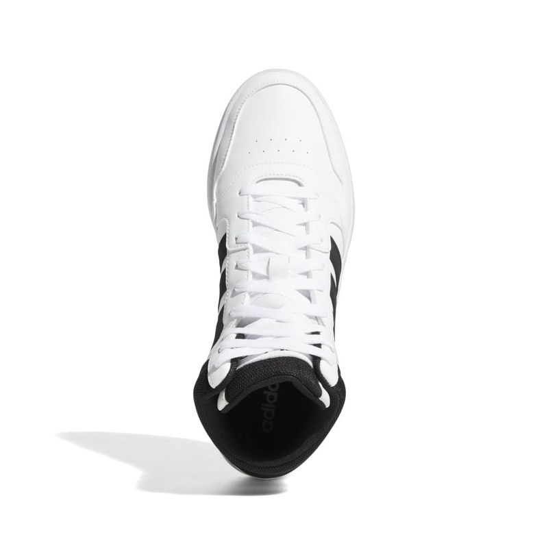 Tenis-adidas-para-hombre-Hoops-3.0-Mid-para-moda-color-blanco.-Capellada