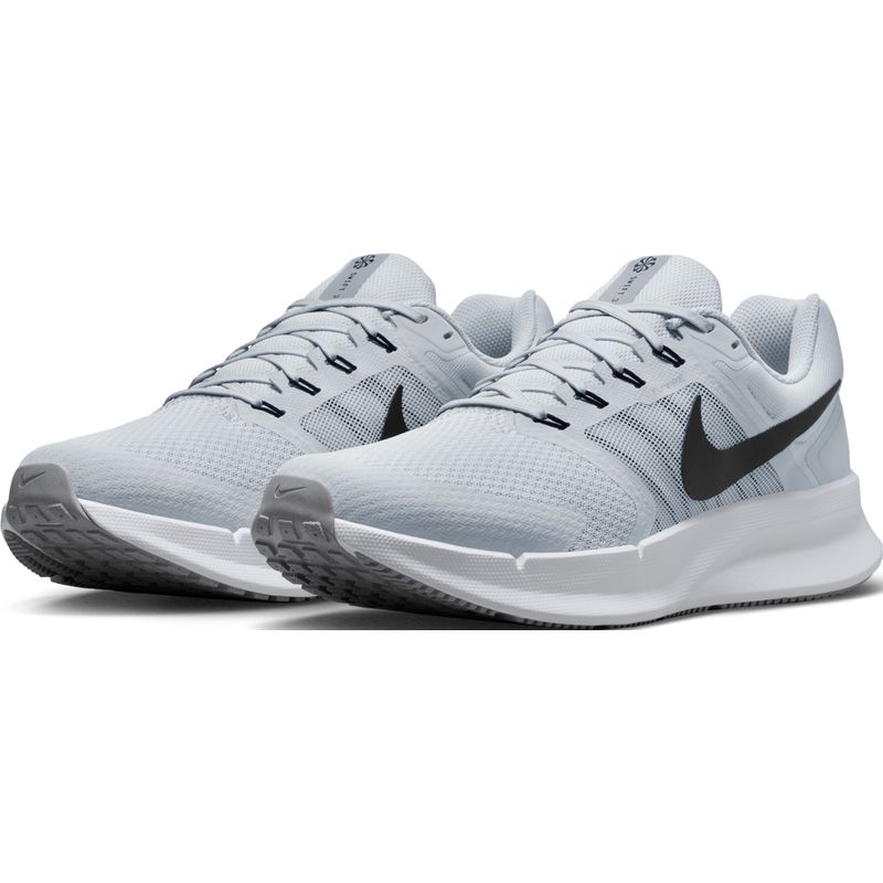 Tenis-nike-para-hombre-Nike-Run-Swift-3-para-correr-color-negro.-Par-Alineados