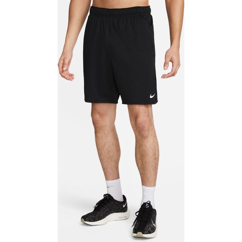 Pantaloneta-nike-para-hombre-M-Nk-Df-Totality-Knit-7In-Ul-para-entrenamiento-color-negro.-Frente-Sobre-Modelo