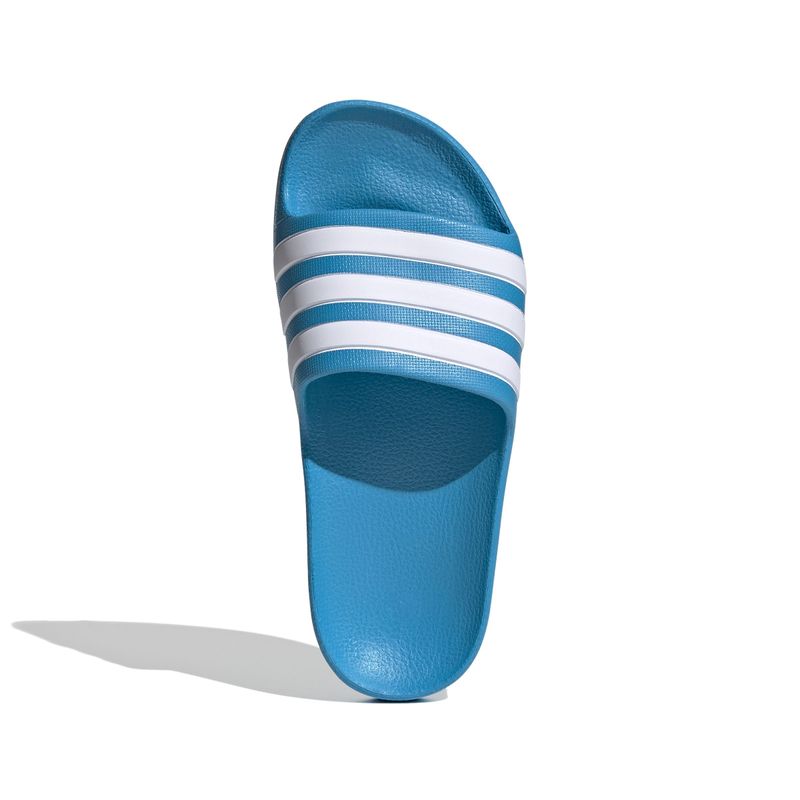 Sandalias-adidas-para-niño-Adilette-Aqua-K-para-natacion-color-azul.-Capellada