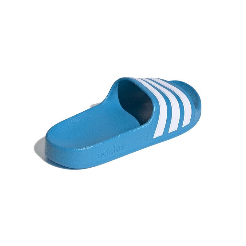 Sandalias-adidas-para-niño-Adilette-Aqua-K-para-natacion-color-azul.-Talon