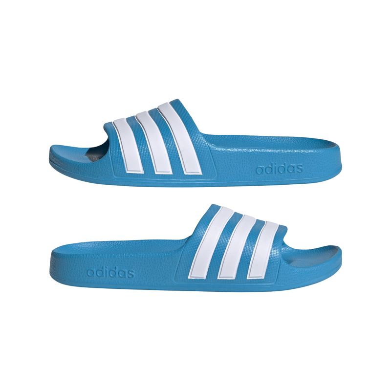 Sandalias-adidas-para-niño-Adilette-Aqua-K-para-natacion-color-azul.-Par-Laterales