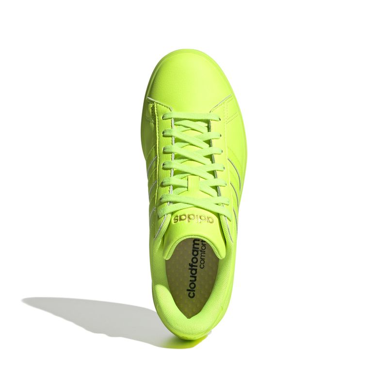 Tenis-adidas-para-mujer-Grand-Court-2.0-para-moda-color-cafe.-Capellada