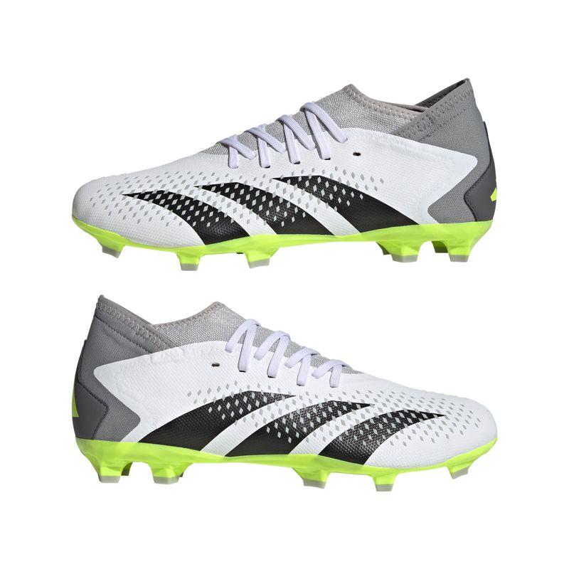 Guayos-adidas-para-hombre-Predator-Accuracy.3-para-futbol-color-verde.-Par-Laterales