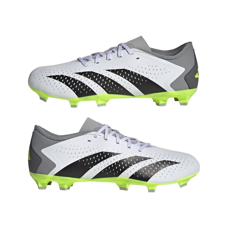 Guayos-adidas-para-hombre-Predator-Accuracy.3-para-futbol-color-blanco.-Par-Laterales