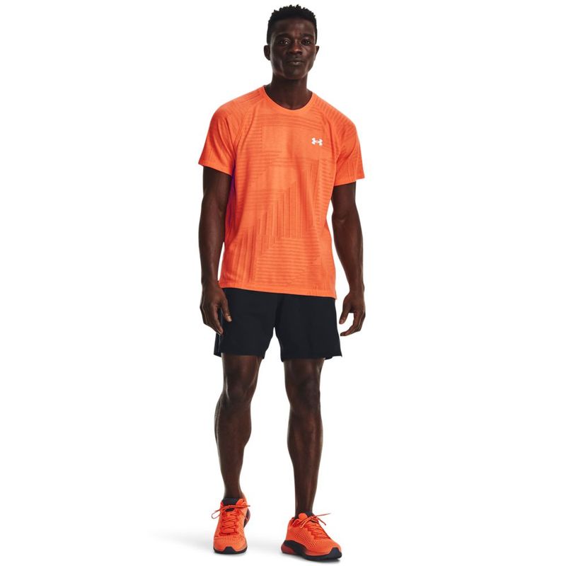 Camiseta-Manga-Corta-under-armour-para-hombre-Ua-Streaker-Deco-Diamond-Ss-para-correr-color-naranja.-Outfit-Completo
