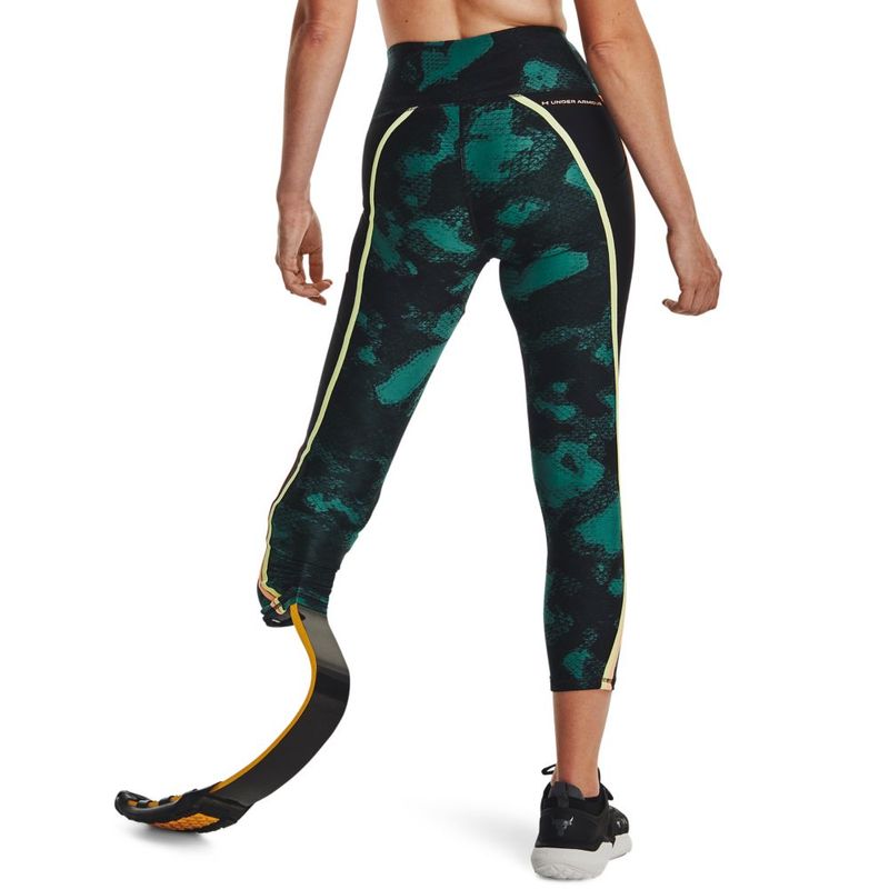Licra-under-armour-para-mujer-Pjt-Rck-Hg-Pt-Ankl-Lg-Fam-Grn-para-entrenamiento-color-verde.-Reverso-Sobre-Modelo