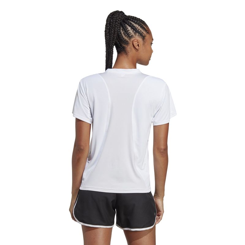 Camiseta-Manga-Corta-adidas-para-mujer-Run-It-Tee-para-correr-color-blanco.-Reverso-Sobre-Modelo