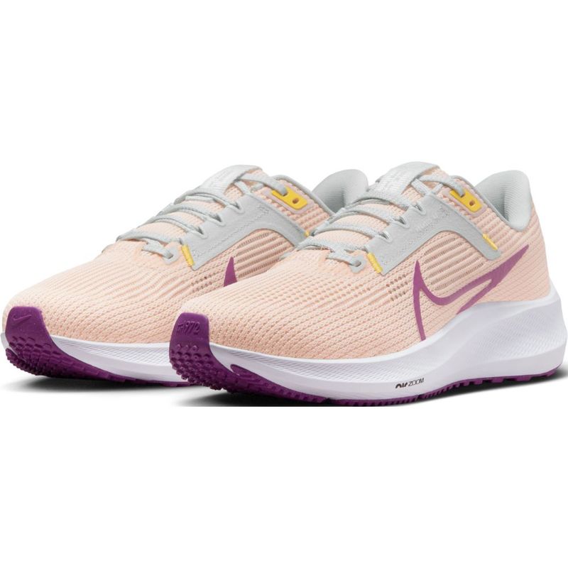 Tenis-nike-para-mujer-W-Nike-Air-Zoom-Pegasus-40-para-correr-color-naranja.-Par-Alineados