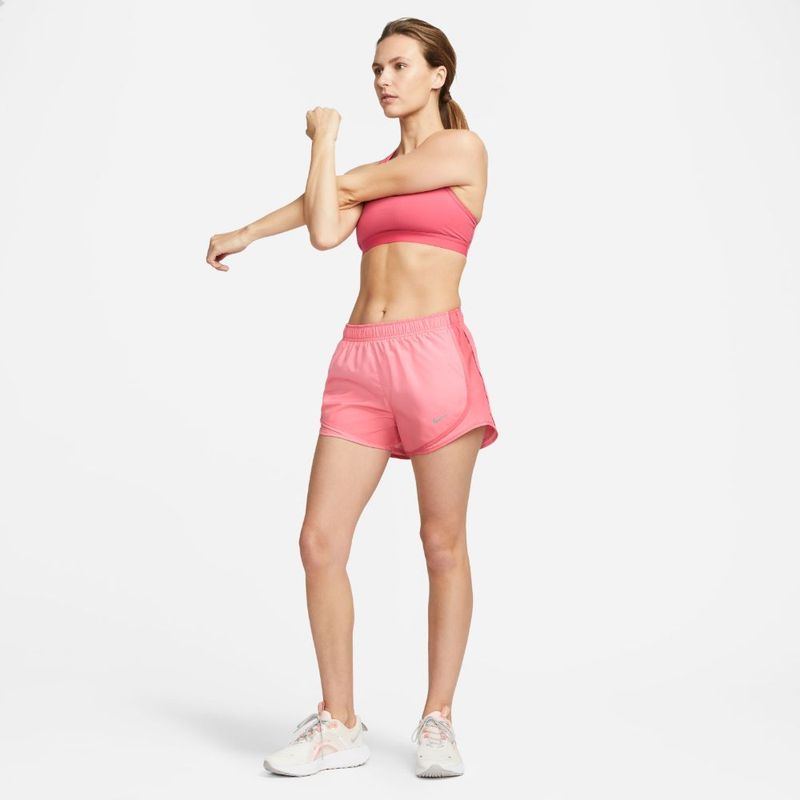 Pantaloneta-nike-para-mujer-W-Tempo-Short-Swsh-Prnt-para-correr-color-rosado.-Outfit-Completo