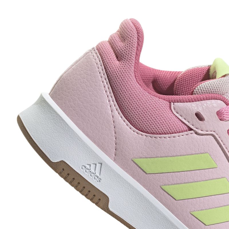 Tenis-adidas-para-niño-Tensaur-Sport-2.0-K-para-moda-color-rosado.-Detalle-2