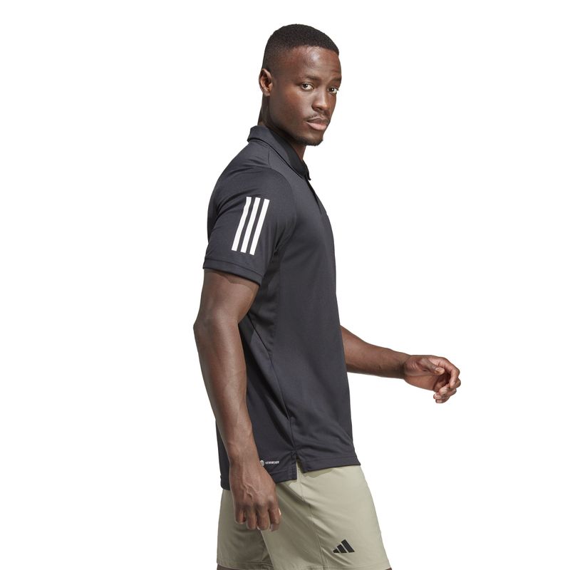 Polo-adidas-para-hombre-Club-3Str-Polo-para-tenis-color-negro.-Modelo-En-Movimiento