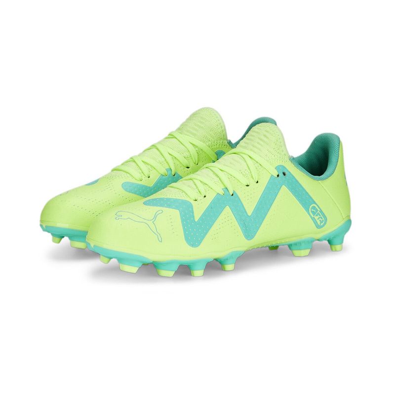 Guayos-puma-para-niño-Future-Play-Fg-Ag-Jr-para-futbol-color-verde.-Par-Alineados
