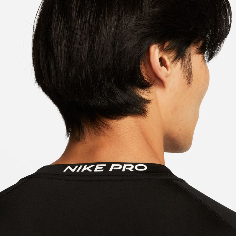 Camiseta-Manga-Sisa-nike-para-hombre-M-Np-Df-Tight-Top-Ls-para-entrenamiento-color-blanco.-Detalle-2