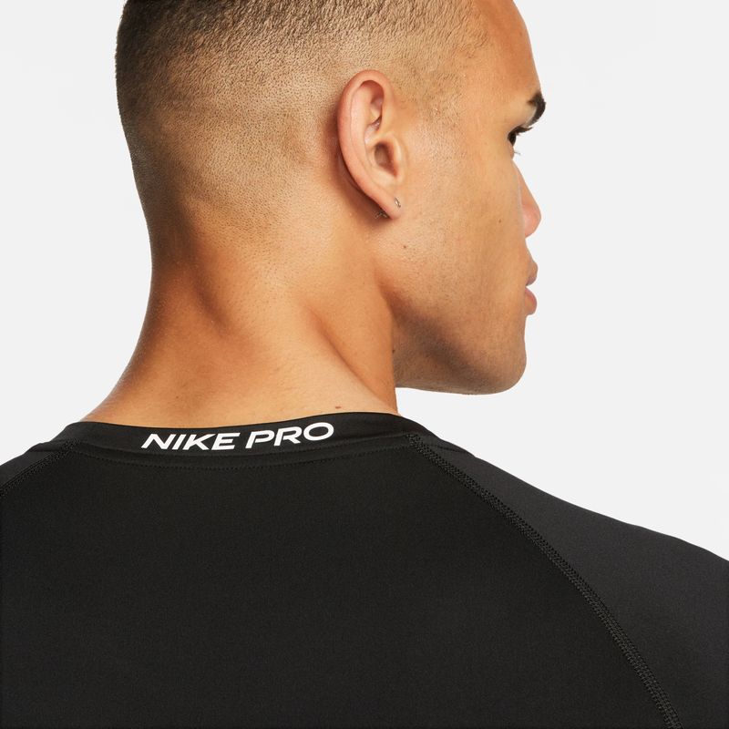 Camiseta-Manga-Corta-nike-para-hombre-M-Np-Df-Tight-Top-Ss-para-entrenamiento-color-blanco.-Detalle-2