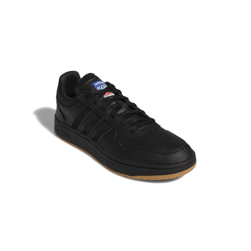 Tenis-adidas-para-hombre-Hoops-3.0-para-moda-color-negro.-Par-Alineados