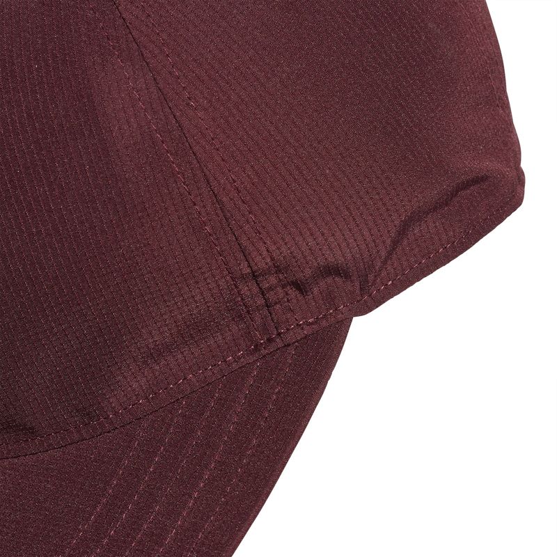 Gorra-adidas-para-hombre-Essent-Cap-A.R.-para-entrenamiento-color-rojo.-Detalle-1