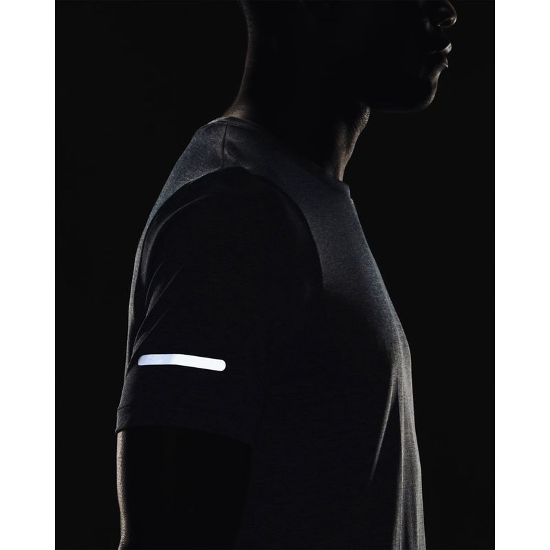 Camiseta-Manga-Corta-under-armour-para-hombre-Ua-Seamless-Stride-Ss-para-correr-color-azul.-Reflectores