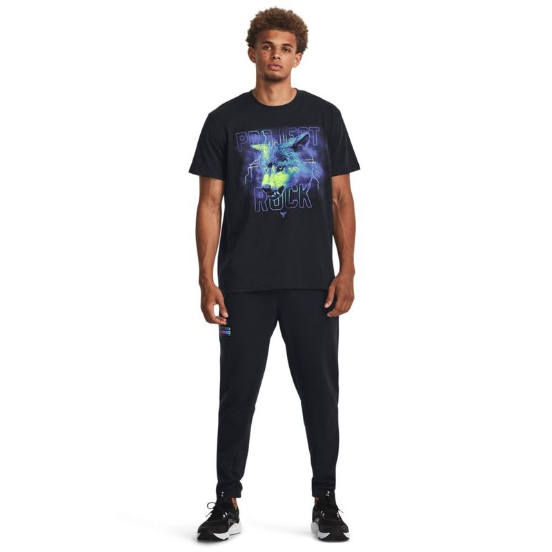 Camiseta-Manga-Corta-under-armour-para-hombre-Ua-Pjt-Rock-Wolf-Hw-Ss-para-entrenamiento-color-negro.-Outfit-Completo