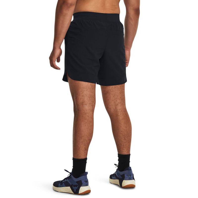 Pantaloneta-under-armour-para-hombre-Pjt-Rock-Unstoppable-Sts-para-entrenamiento-color-negro.-Reverso-Sobre-Modelo