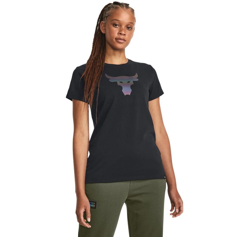 Camiseta-Manga-Corta-under-armour-para-mujer-Pjt-Rck-Nght-Shft-Ss-Hw-Q4-para-entrenamiento-color-negro.-Frente-Sobre-Modelo