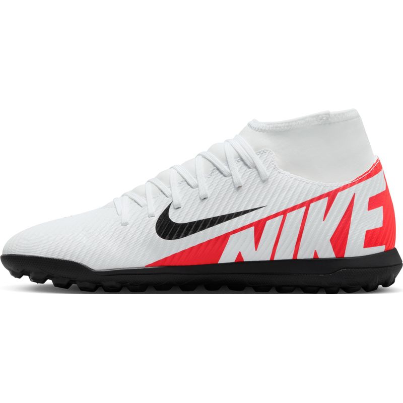 Guayos-nike-para-hombre-Superfly-9-Club-Tf-para-futbol-color-blanco.-Lateral-Interna-Derecha