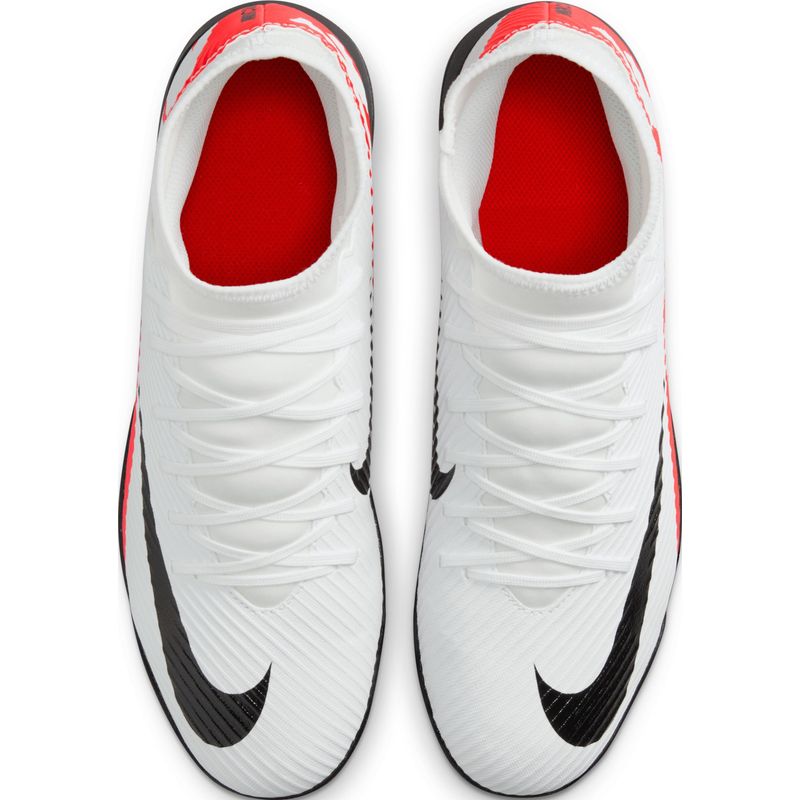 Guayos-nike-para-hombre-Superfly-9-Club-Tf-para-futbol-color-blanco.-Capellada