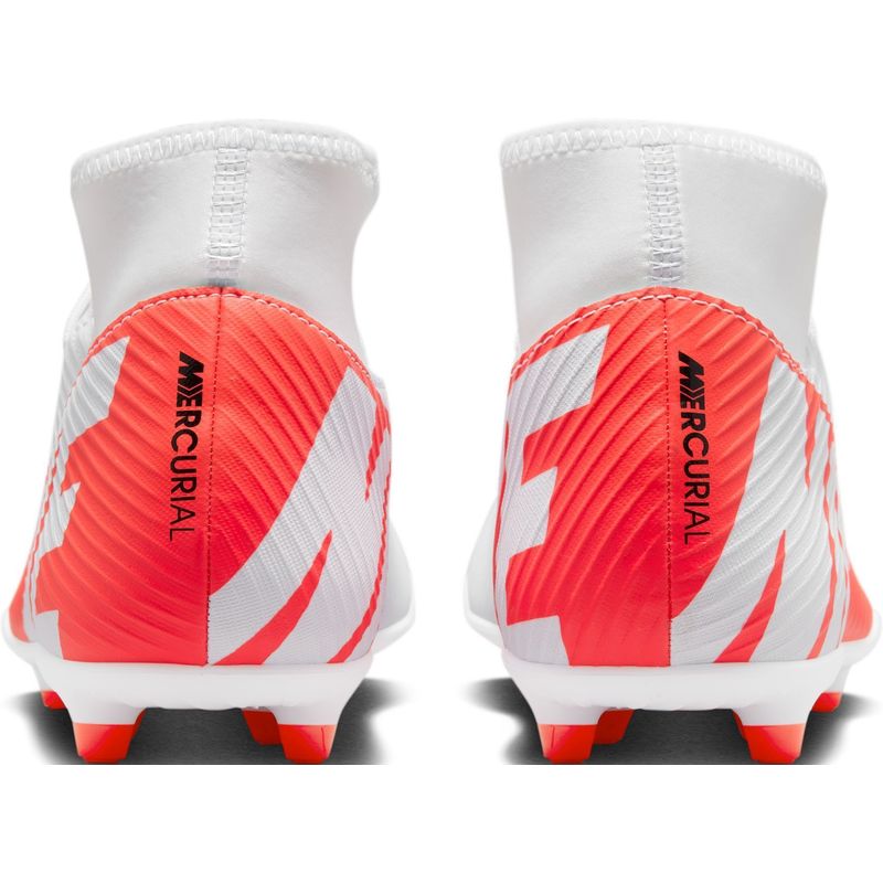 Guayos-nike-para-hombre-Superfly-9-Club-Fg-Mg-para-futbol-color-blanco.-Talon