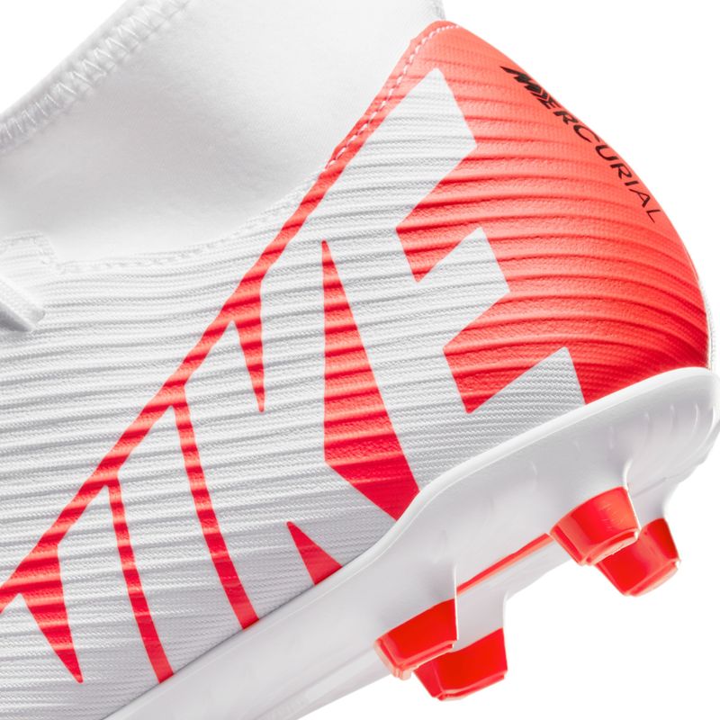 Guayos-nike-para-hombre-Superfly-9-Club-Fg-Mg-para-futbol-color-blanco.-Detalle-4