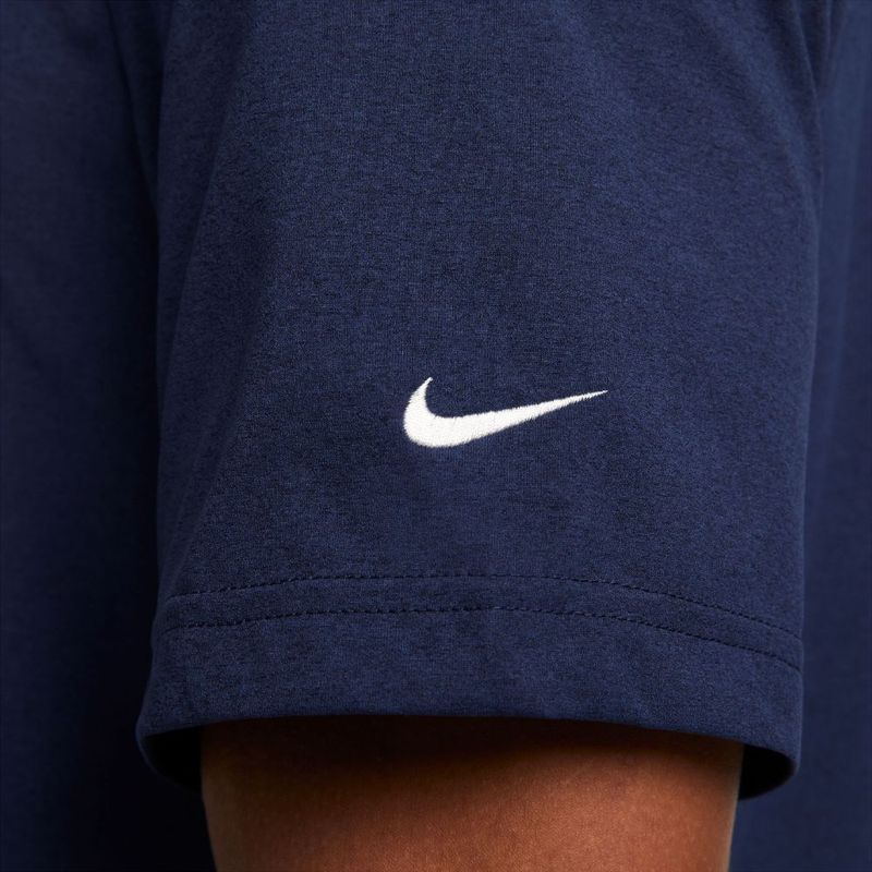 Camiseta-Manga-Corta-nike-para-hombre-M-Nk-Df-Track-Club-Hyverse-Ss-para-correr-color-azul.-Detalle-2