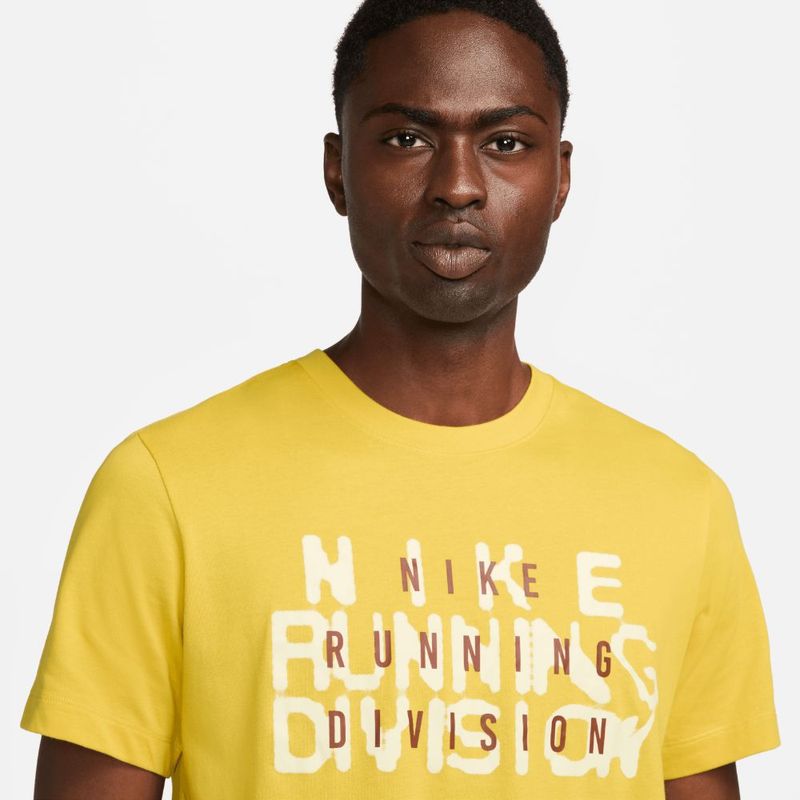 Camiseta-Manga-Corta-nike-para-hombre-M-Nk-Df-Tee-Run-Division-para-correr-color-amarillo.-Reflectores