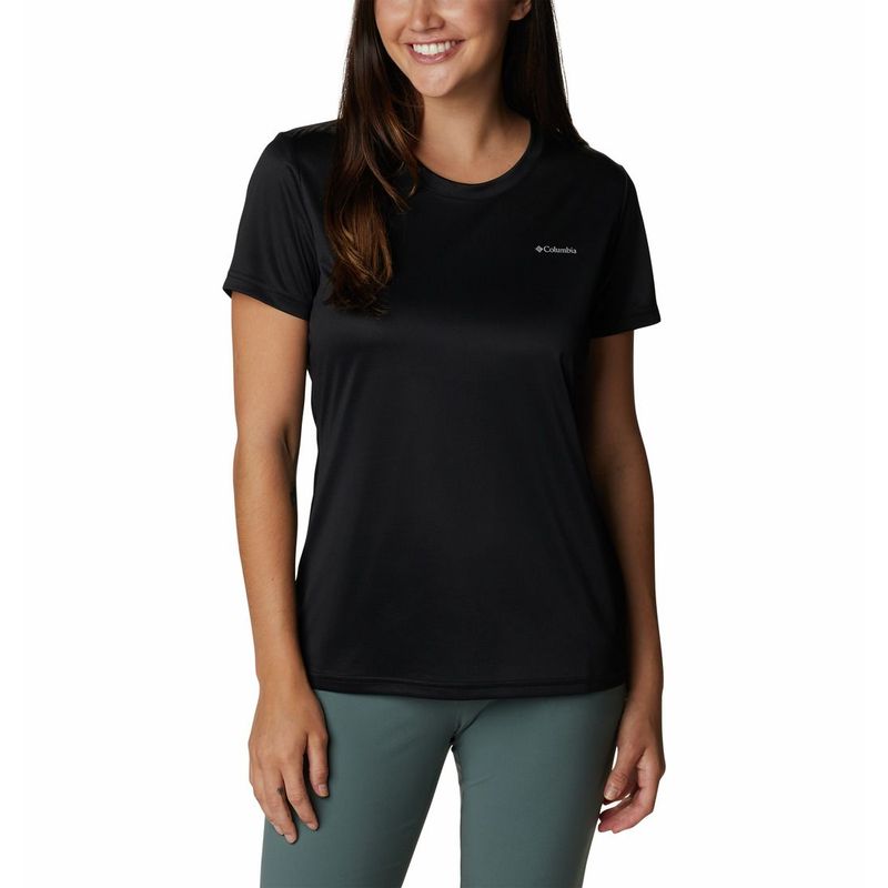 Camiseta-Manga-Corta-columbia-para-mujer-Columbia-Hike-Ss-para-entrenamiento-color-negro.-Frente-Sobre-Modelo