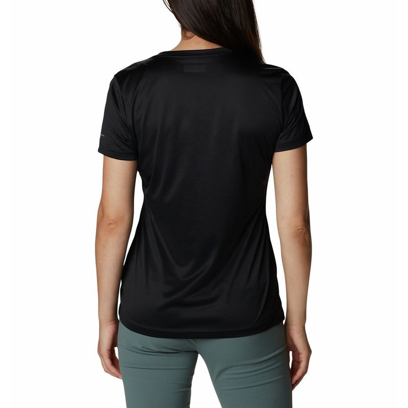 Camiseta-Manga-Corta-columbia-para-mujer-Columbia-Hike-Ss-para-entrenamiento-color-negro.-Reverso-Sobre-Modelo
